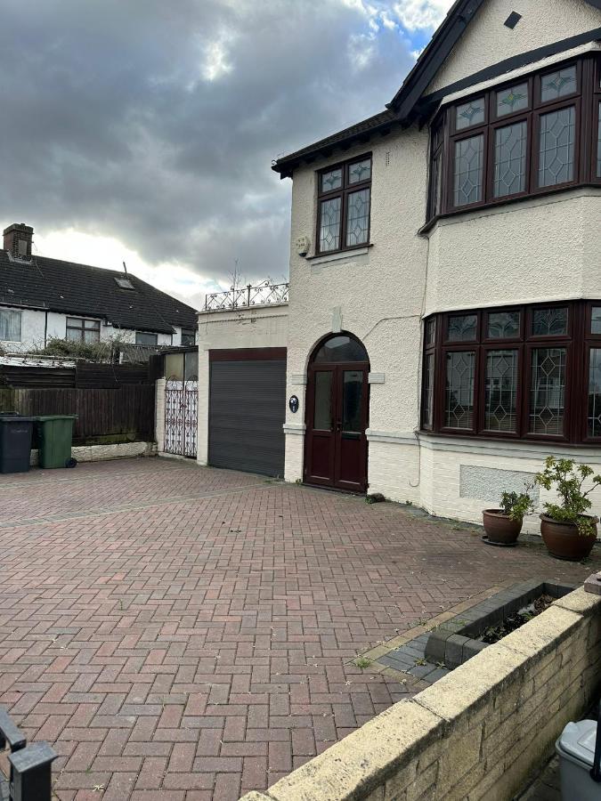 Amazing And Romantic O2 Arena 4 Bedrooms House Free Parking Londres Exterior foto
